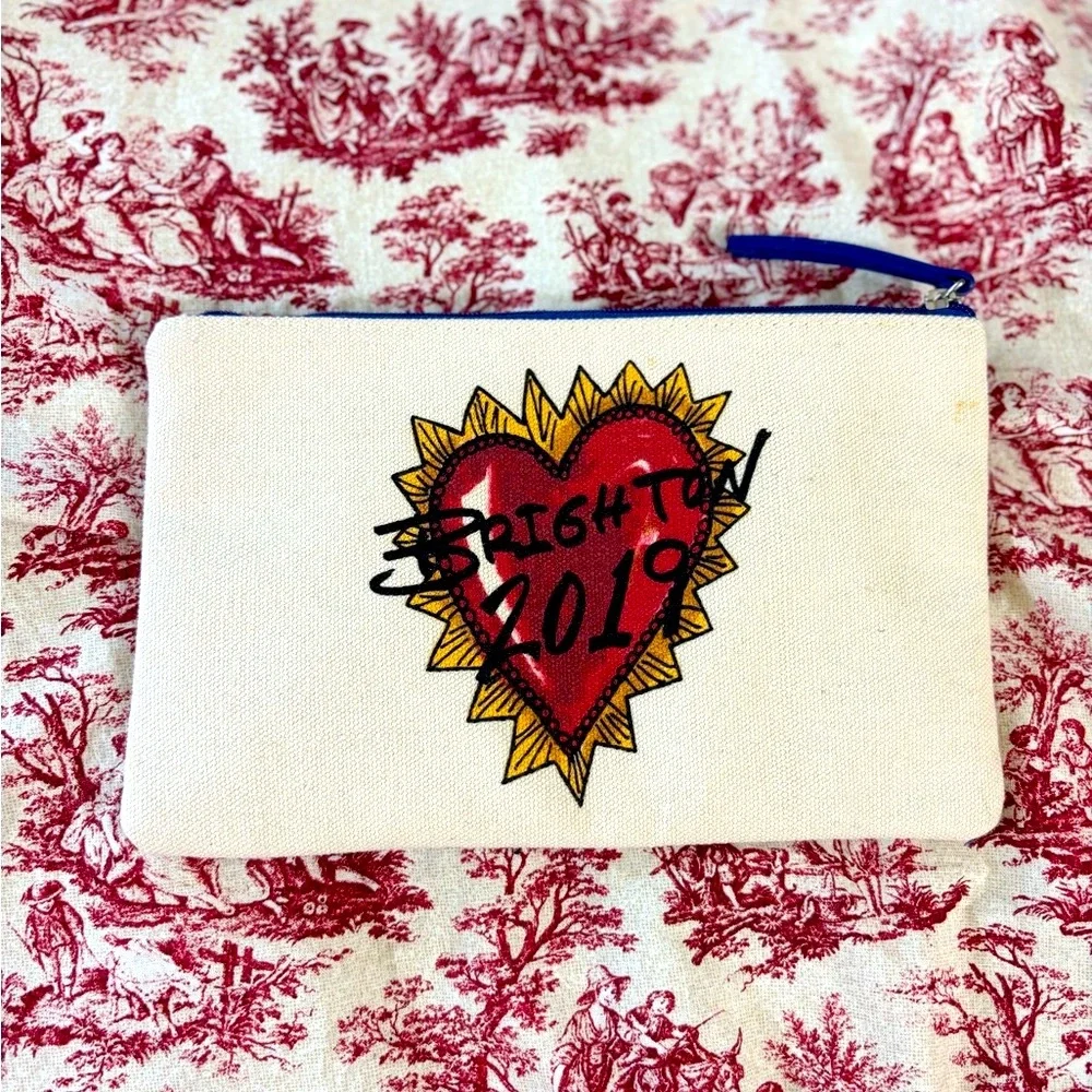 “Love of Art” Heart/Birds 2019 Brighton Canvas zi wallet makeup pencil bag NWOT!